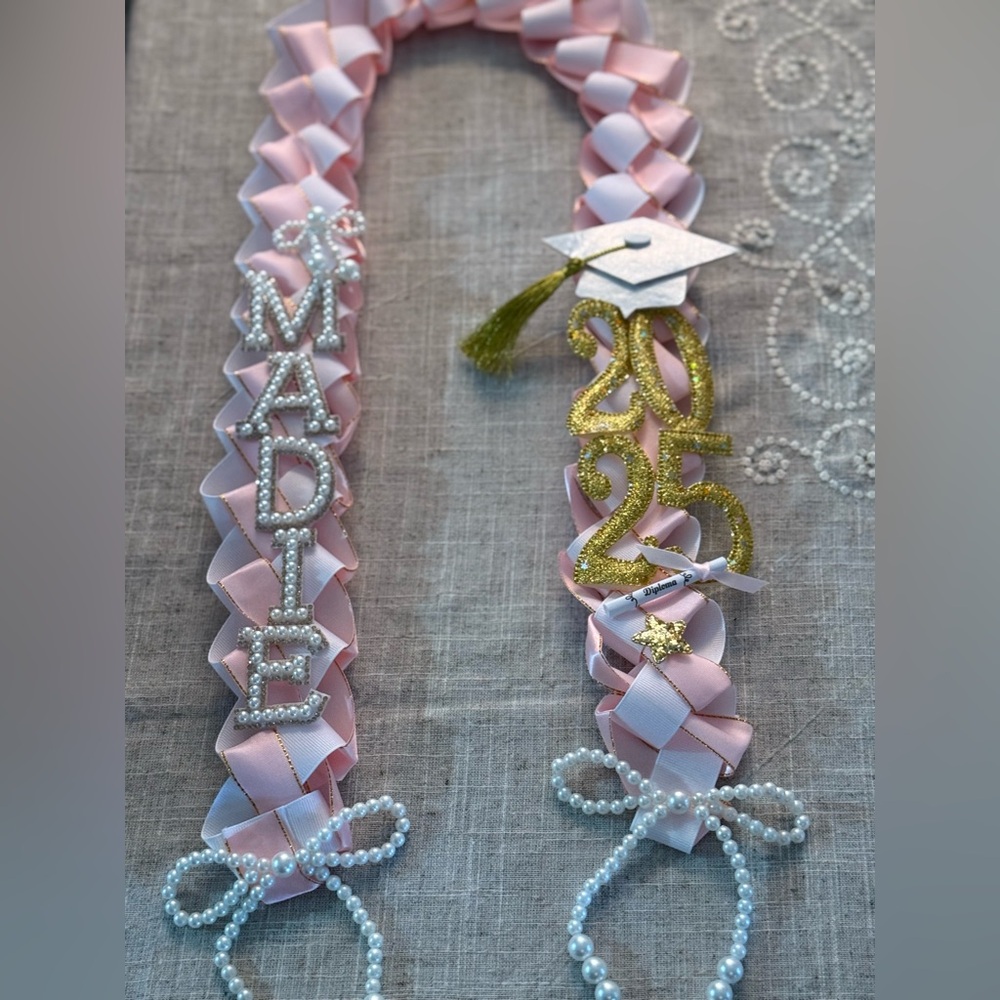 Custom Graduation Lei, celebrate your graduate Pearl Coquette Bows